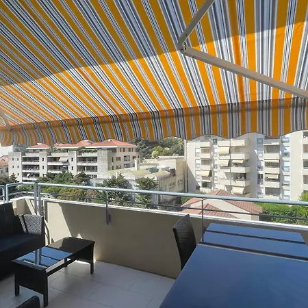 Duplex Centre *